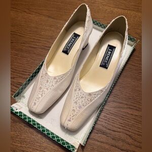 Vintage J.Renee Ivory Embellished Low Heel Pumps
